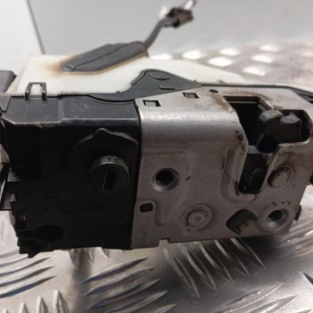 Serrure avant droit PEUGEOT 2008 1
