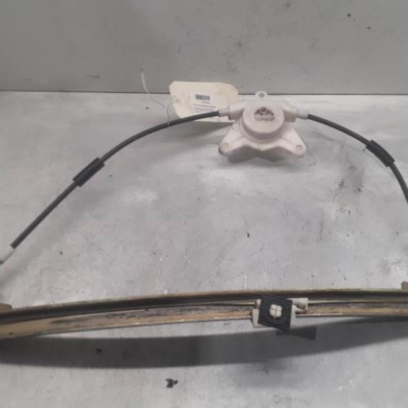 Leve vitre mecanique avant droit PEUGEOT 405