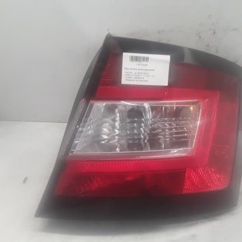 Feu arriere principal droit (feux) SKODA FABIA 3 Feu arriere principal droit (feux) SKODA FABIA 3