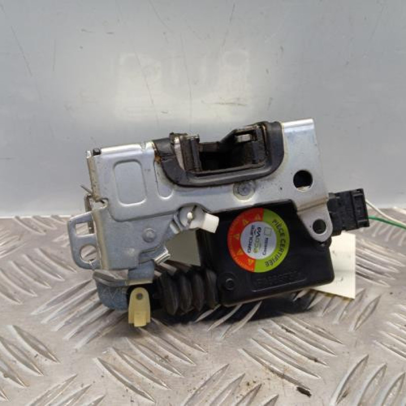 Serrure avant droit DACIA DUSTER 1 Serrure avant droit DACIA DUSTER 1