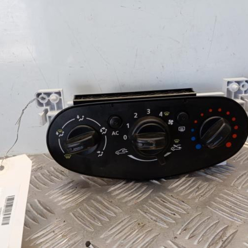 Commande chauffage DACIA DUSTER 1 Commande chauffage DACIA DUSTER 1
