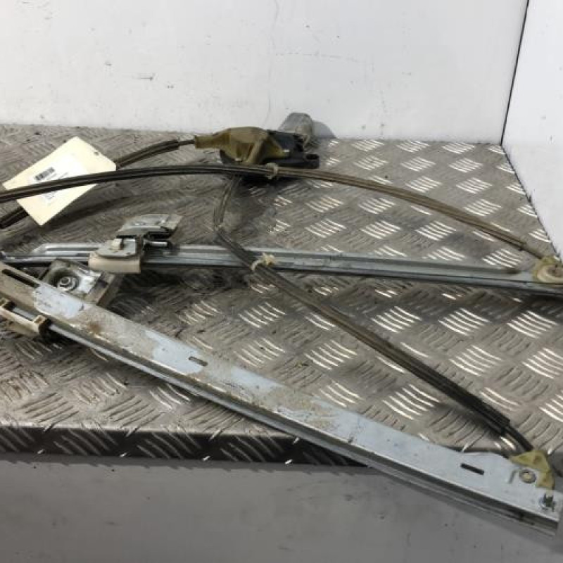 Leve vitre electrique avant droit MERCEDES VITO 639