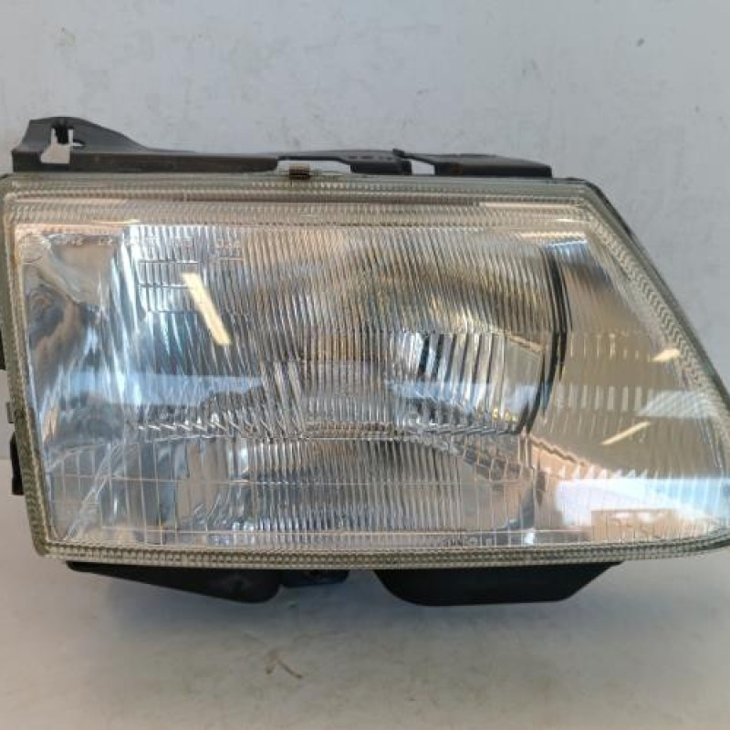Optique avant principal droit (feux)(phare) CITROEN SAXO