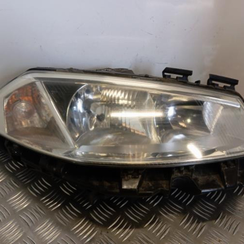 Optique avant principal droit (feux)(phare) RENAULT MEGANE 2