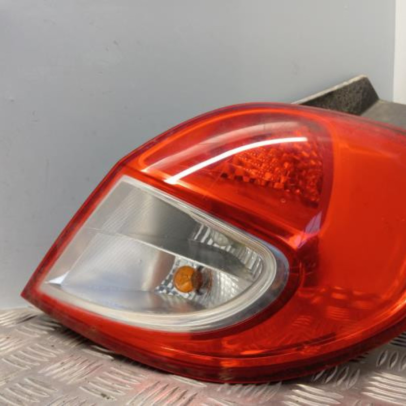 Feu arriere principal droit (feux) RENAULT CLIO 3 Feu arriere principal droit (feux) RENAULT CLIO 3