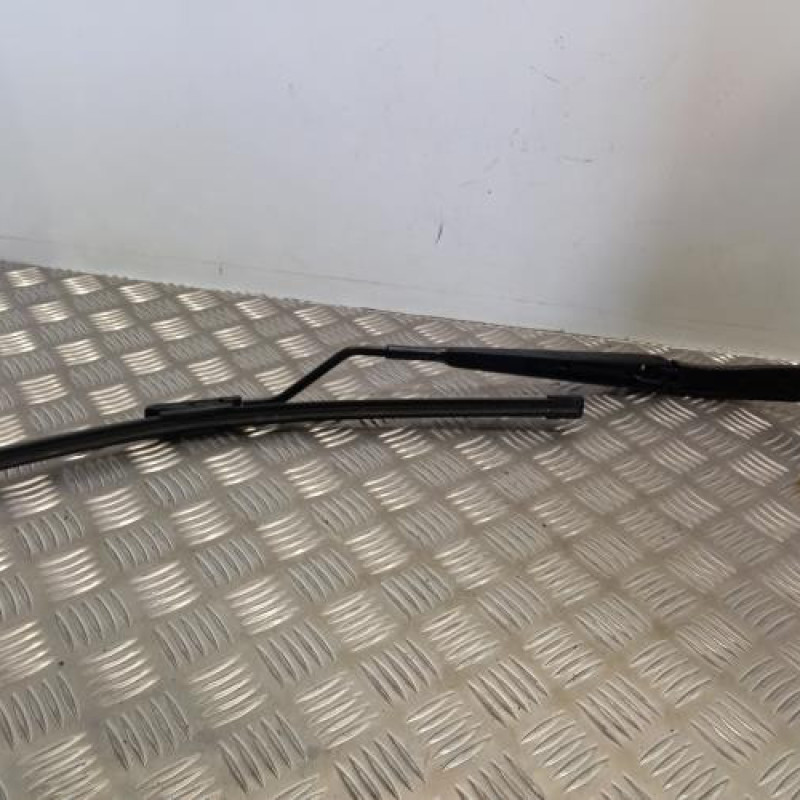 Bras essuie glace avant gauche RENAULT MEGANE 4
