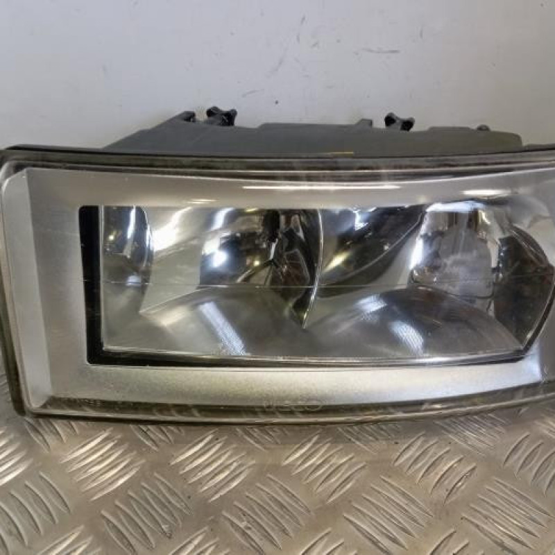 Optique avant principal gauche (feux)(phare) IVECO DAILY 3