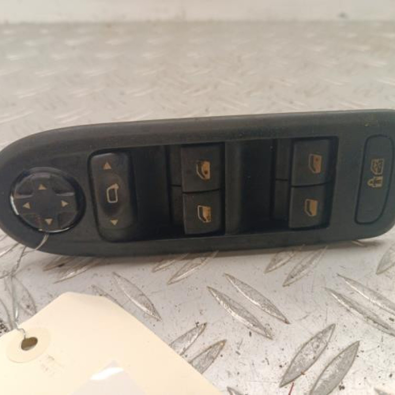 Interrupteur de leve vitre avant gauche PEUGEOT 308 1 SW