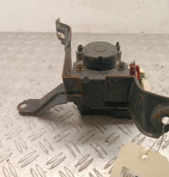 Bloc ABS (freins anti-blocage) TOYOTA RAV4 2