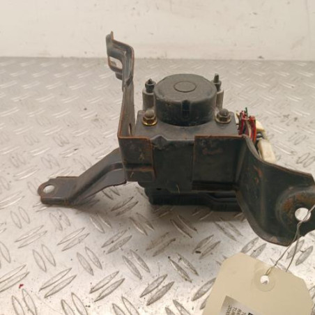 Bloc ABS (freins anti-blocage) TOYOTA RAV4 2