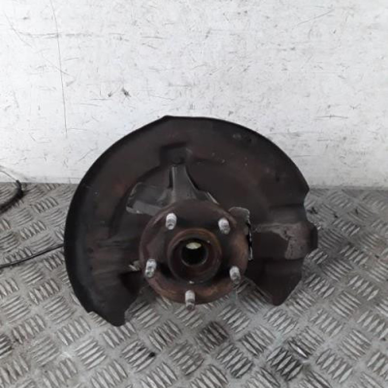 Moyeu avant gauche FORD KUGA 1 Moyeu avant gauche FORD KUGA 1