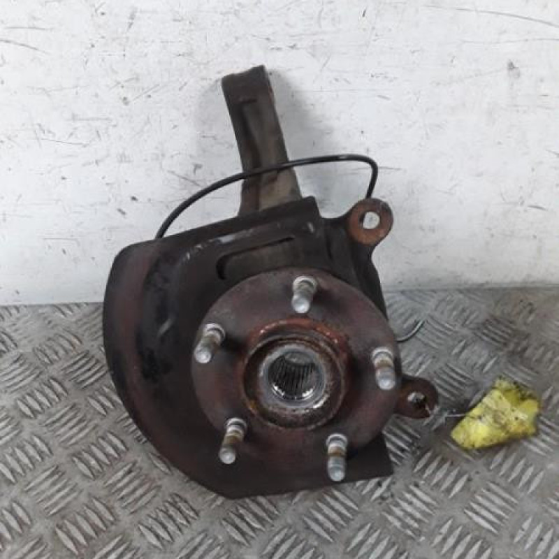 Moyeu avant droit NISSAN QASHQAI 1 Moyeu avant droit NISSAN QASHQAI 1