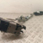 Serrure avant droit PEUGEOT 208 1