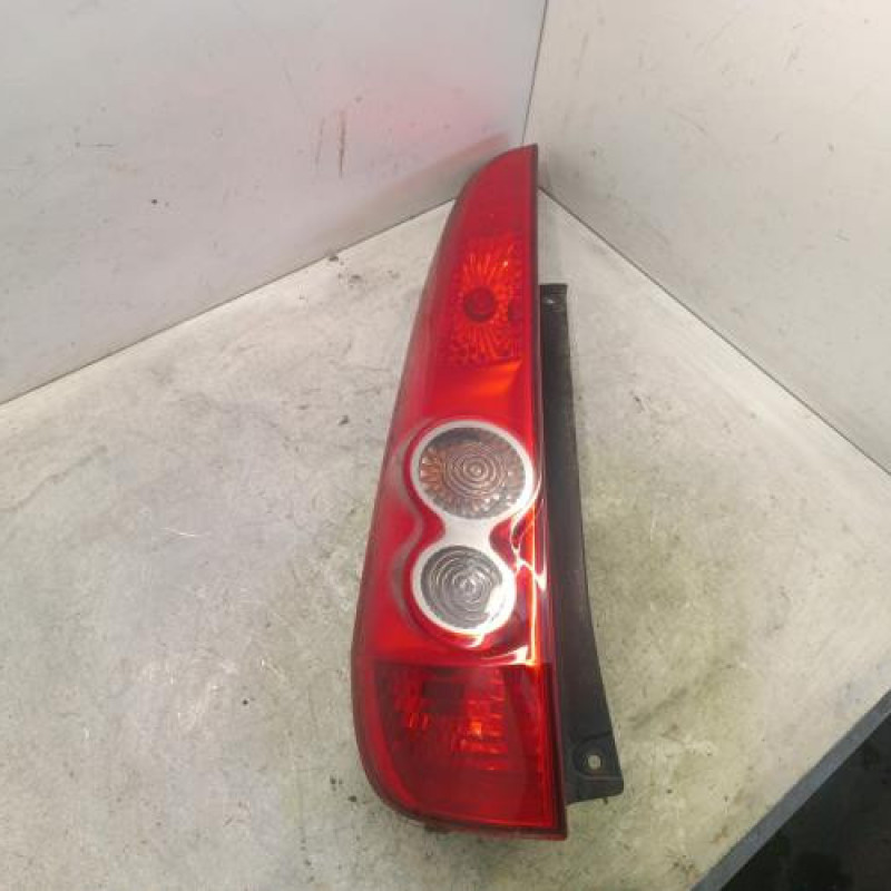 Feu arriere principal gauche (feux) FORD FIESTA 5 Feu arriere principal gauche (feux) FORD FIESTA 5
