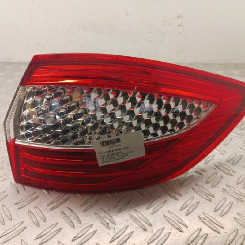 Feu arriere principal droit (feux) FORD MONDEO 3 Feu arriere principal droit (feux) FORD MONDEO 3