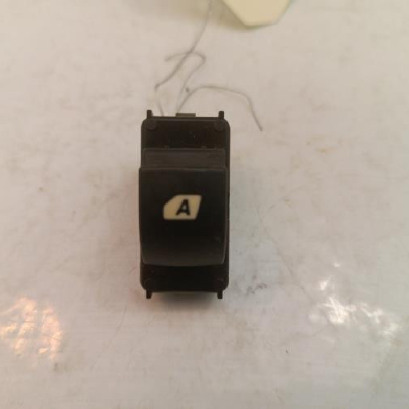 Interrupteur de leve vitre avant gauche CITROEN BERLINGO 2