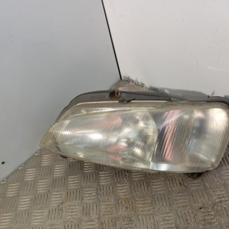 Optique avant principal gauche (feux)(phare) PEUGEOT 106
