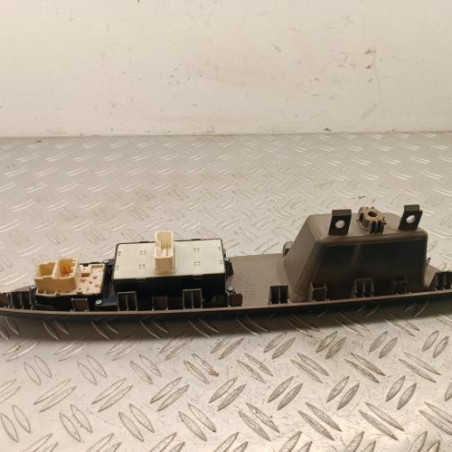 Interrupteur de leve vitre avant gauche KIA RIO 3