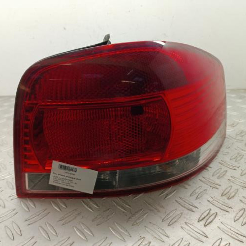 Feu arriere principal droit (feux) AUDI A3 2 Feu arriere principal droit (feux) AUDI A3 2
