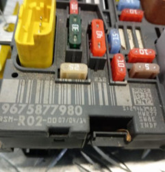 Boitier servitude moteur (BSM) PEUGEOT 3008 1