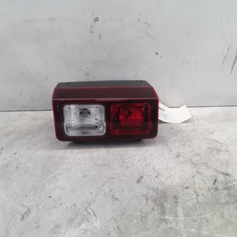 Feu de pare choc arriere droit RENAULT TRAFIC 3 COURT Feu de pare choc arriere droit RENAULT TRAFIC 3 COURT