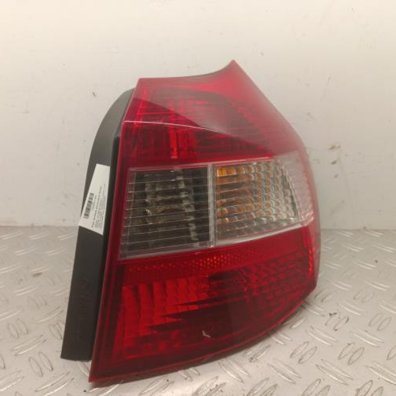 Feu arriere principal droit (feux) BMW SERIE 1 E87 Feu arriere principal droit (feux) BMW SERIE 1 E87