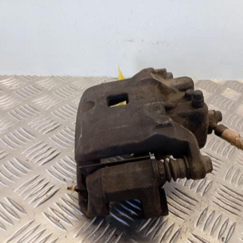 Etrier avant droit (freinage) NISSAN JUKE 1