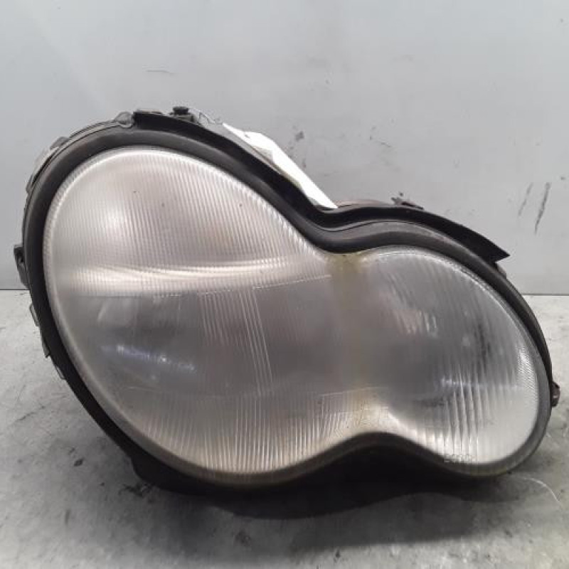 Optique avant principal droit (feux)(phare) MERCEDES CLASSE C 203