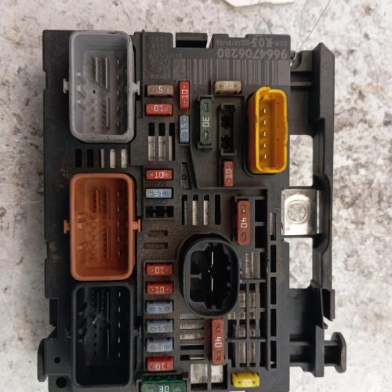 Boitier servitude moteur (BSM) PEUGEOT 308 1 Boitier servitude moteur (BSM) PEUGEOT 308 1
