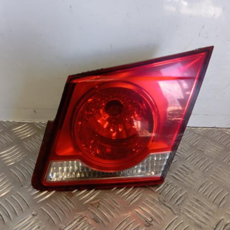 Feu arriere secondaire droit (feux) CHEVROLET CRUZE Feu arriere secondaire droit (feux) CHEVROLET CRUZE