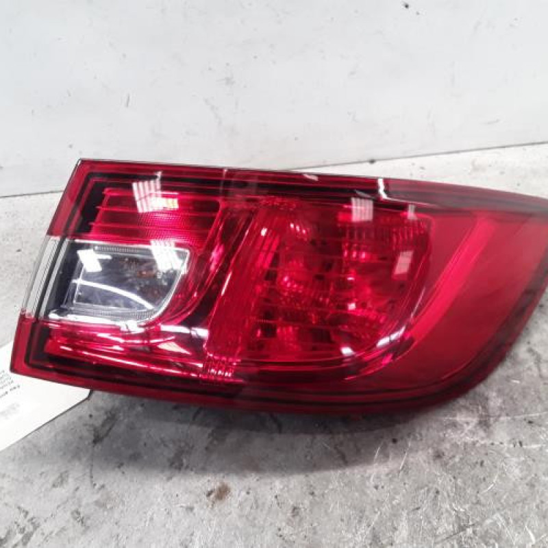 Feu arriere principal droit (feux) RENAULT CLIO 4 Feu arriere principal droit (feux) RENAULT CLIO 4