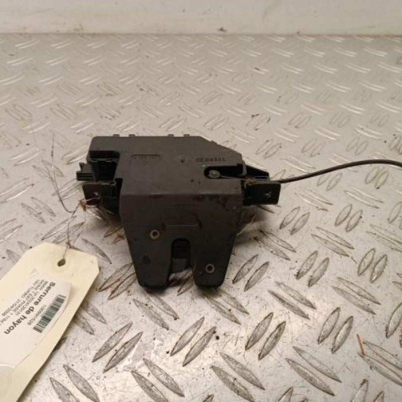 Serrure de hayon BMW SERIE 1 E87 Serrure de hayon BMW SERIE 1 E87