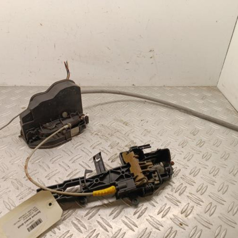 Serrure avant droit BMW SERIE 1 E87 Serrure avant droit BMW SERIE 1 E87