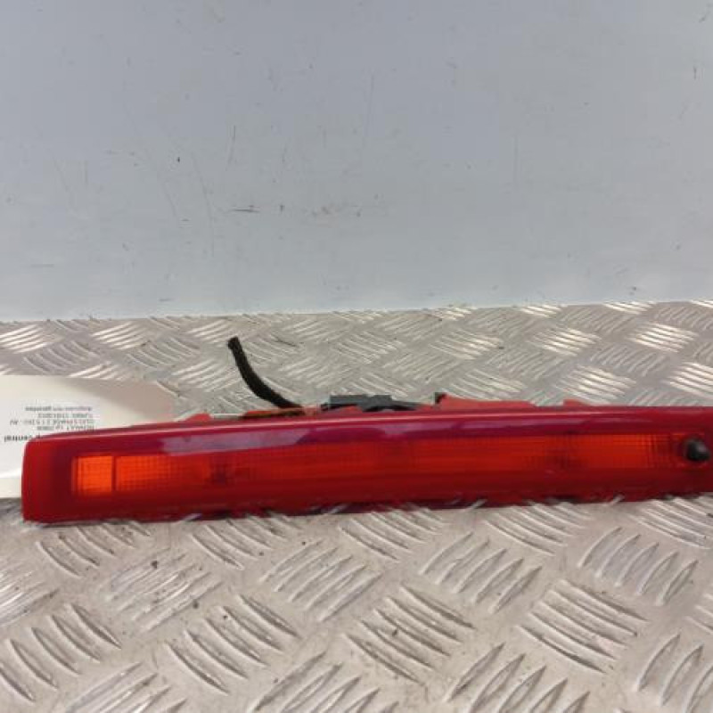 Feu arriere stop central RENAULT CLIO 3 Feu arriere stop central RENAULT CLIO 3