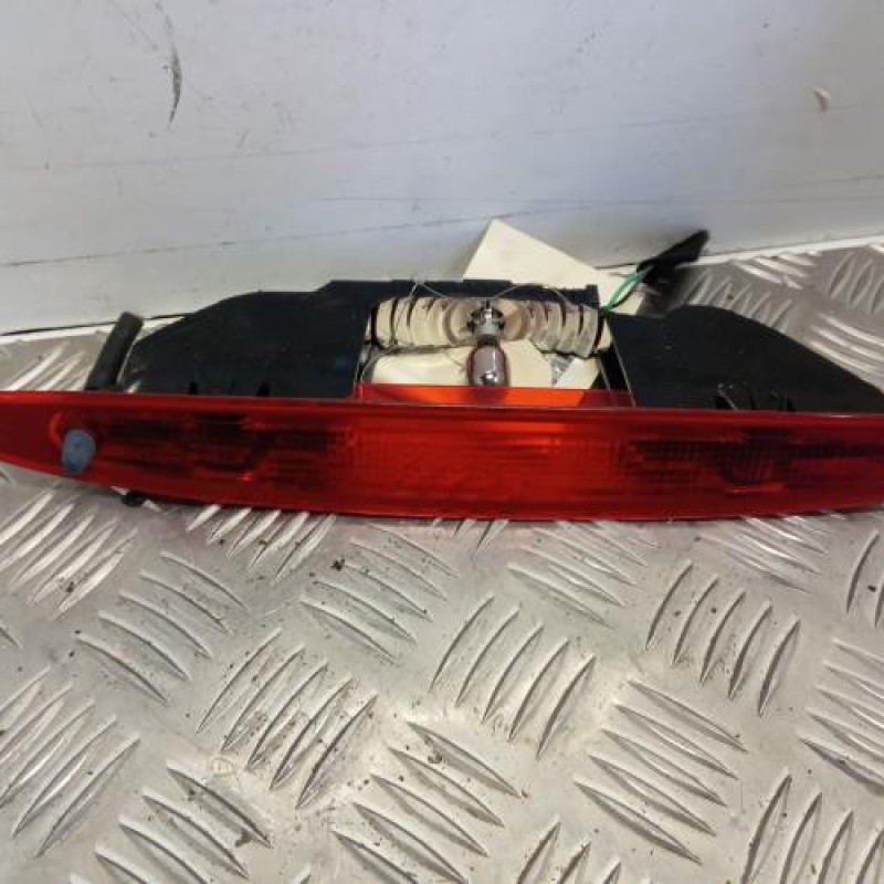 Feu arriere stop central RENAULT MODUS Feu arriere stop central RENAULT MODUS