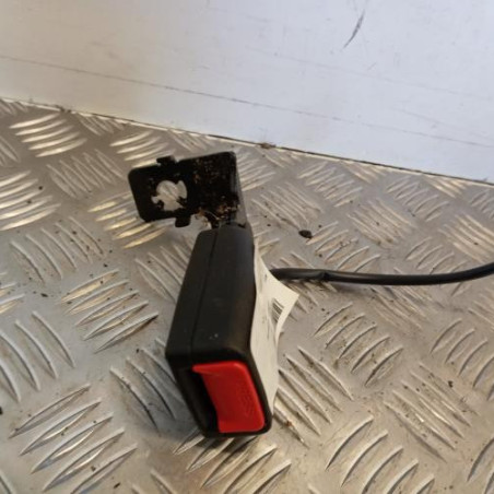 Attache ceinture arriere gauche HYUNDAI I 20 1