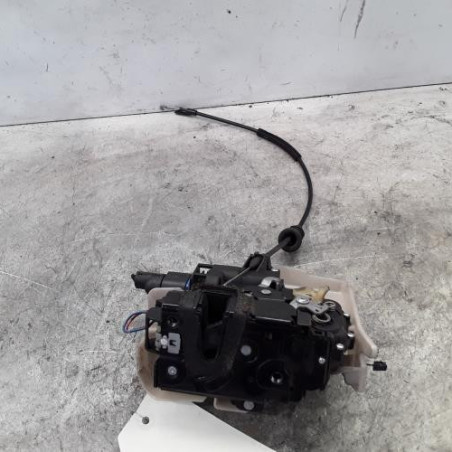 Serrure avant droit VOLKSWAGEN POLO 4
