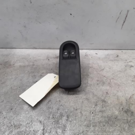Interrupteur de leve vitre avant gauche RENAULT CLIO 3 Photo n°1