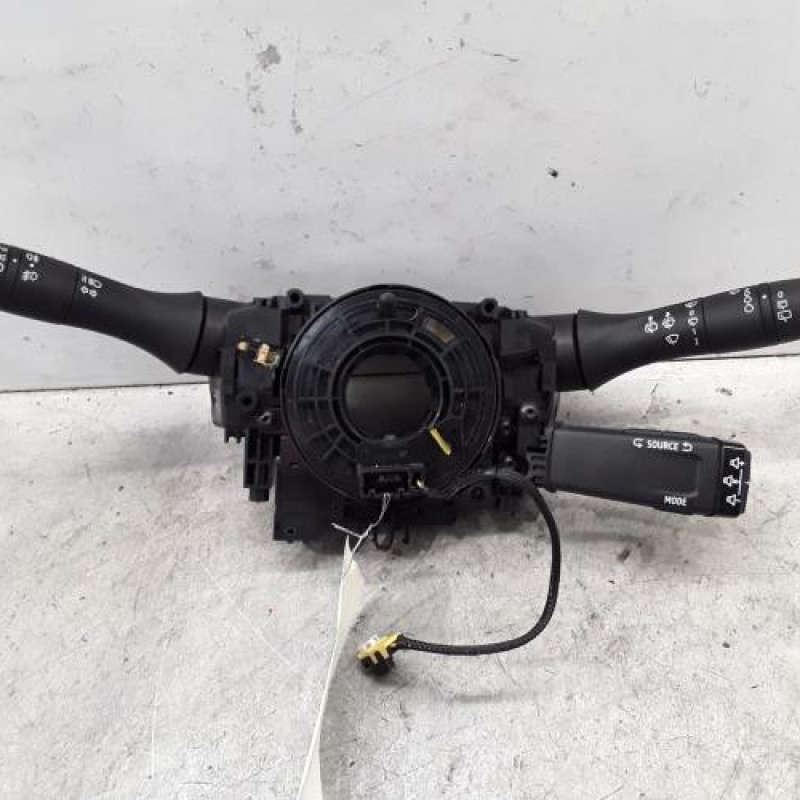 Com (Bloc Contacteur Tournant+Commodo Essuie Glace+Commodo Phare) RENAULT CLIO 5