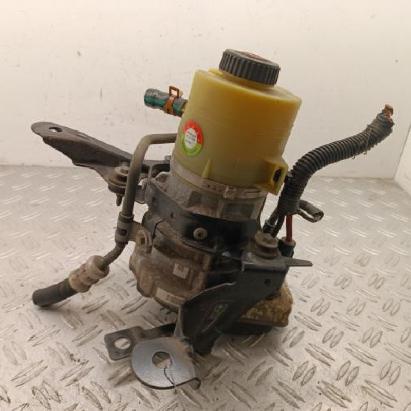 Pompe de direction RENAULT TRAFIC 3