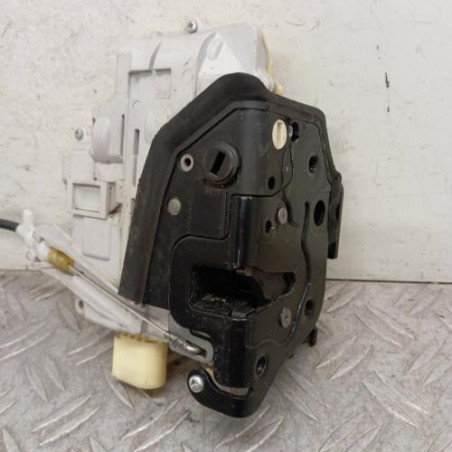 Serrure arriere droit VOLKSWAGEN PASSAT 5 Photo n°1