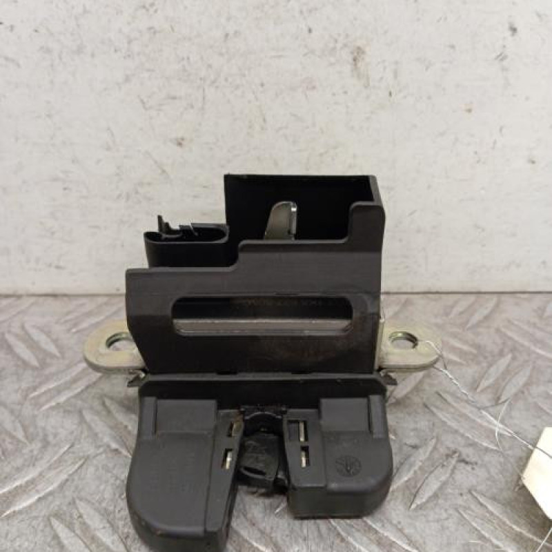 Serrure de hayon VOLKSWAGEN PASSAT 5 Serrure de hayon VOLKSWAGEN PASSAT 5