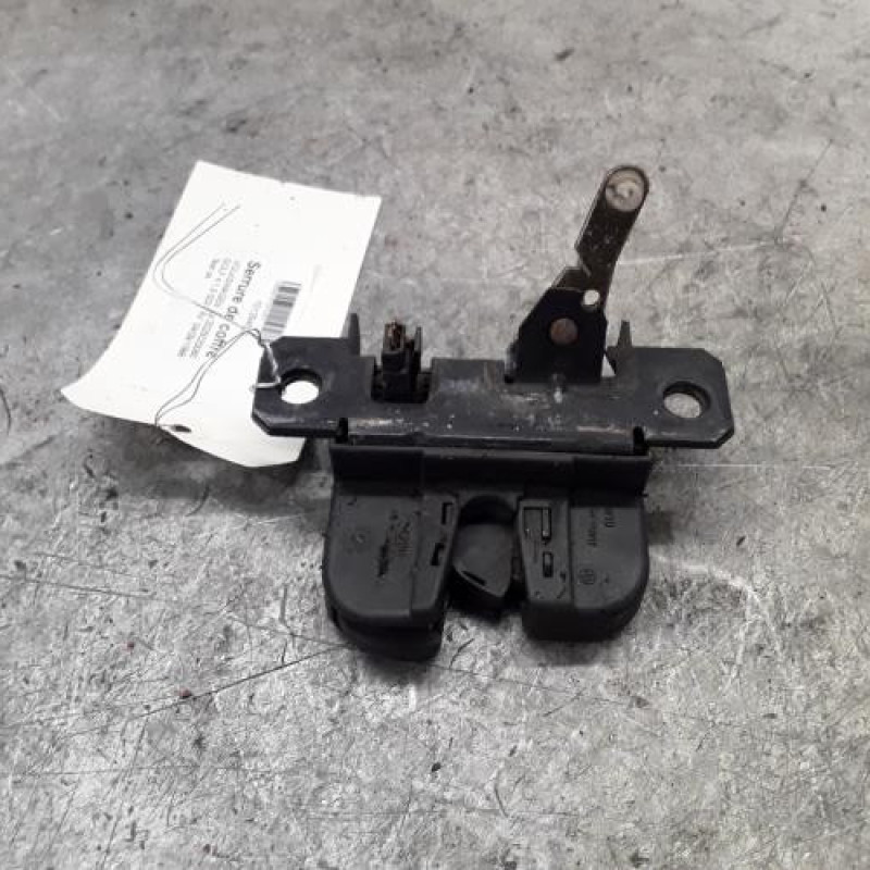 Serrure de coffre VOLKSWAGEN GOLF 4