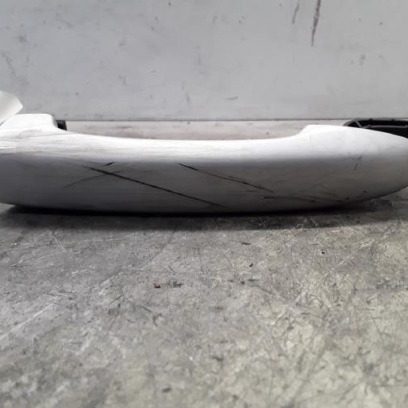 Poignee porte avant gauche RENAULT CLIO 5 Poignee porte avant gauche RENAULT CLIO 5