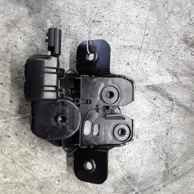 Serrure de hayon RENAULT CLIO 5 Serrure de hayon RENAULT CLIO 5