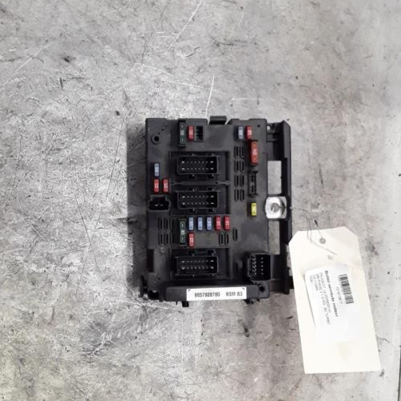 Boitier servitude moteur (BSM) PEUGEOT 206 Boitier servitude moteur (BSM) PEUGEOT 206