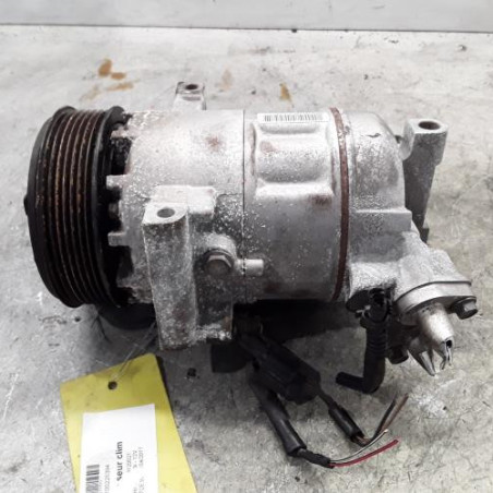 Compresseur clim RENAULT CLIO 4 Photo n°1