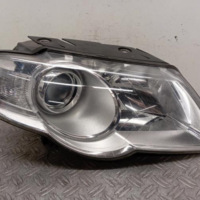 Optique avant principal droit (feux)(phare) VOLKSWAGEN PASSAT 5