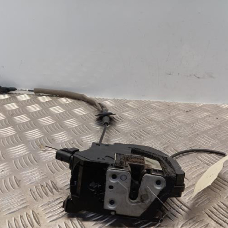 Serrure avant droit RENAULT CLIO 4 Serrure avant droit RENAULT CLIO 4
