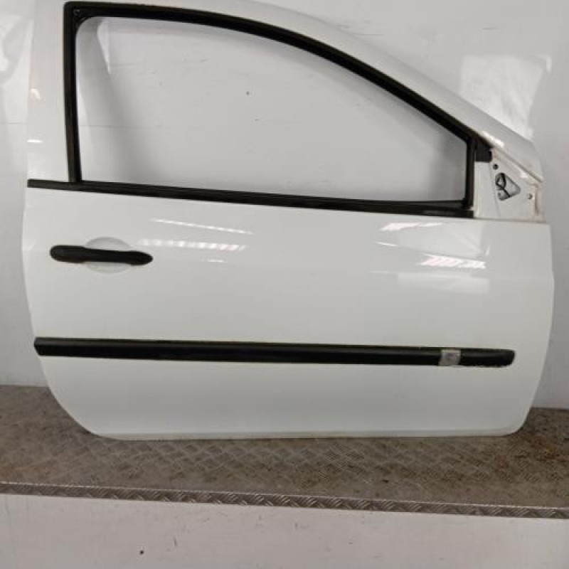 Porte avant droit RENAULT CLIO 3
